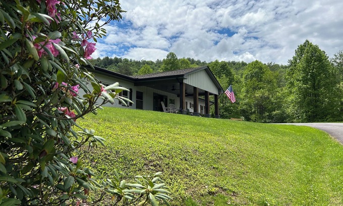 Andrews Casa | Great vacation home for your next adventure. Located in Andrew’s North Carolina.