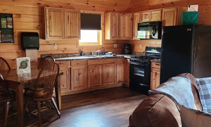 Wellsboro Cabina | Great Valley Cabin 1 - Cozy Retreat with Pine Creek Access in the PA Wilds