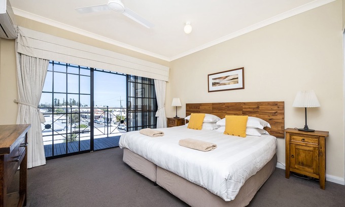 South Fremantle Apartamento | Apartamento de 2 dormitorios de gran valor en el corazón del sur de Fremantle