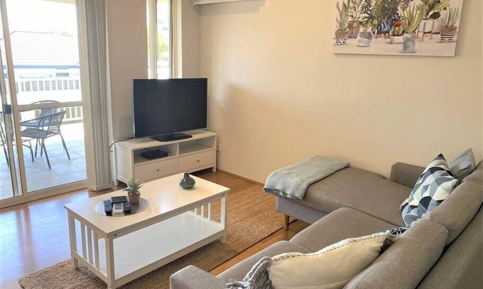 Bassendean Apartamento | GREAT VALUE CLOSE AIRPORT/SHOPS WIFI NETFLIX WINE