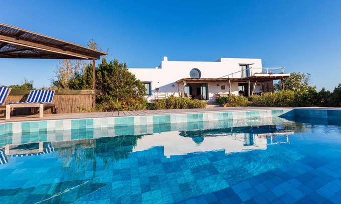 Formentera Villa | GRAN VILLA CON VISTAS AL MAR Y ES VEDRÁ DESDE LA PISCINA PRIVADA