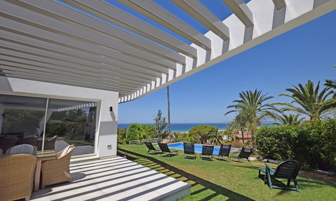 Atlanterra Villa | Fantástico chalet con piscina y vistas al mar, para 8 pax. FREE WIFI