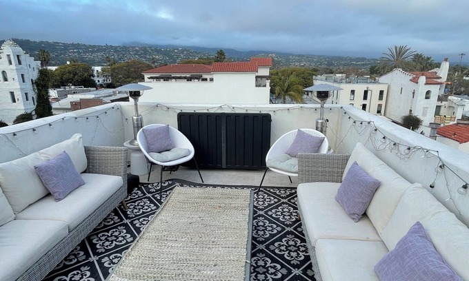 Lower State Casa | Greatest Downtown Panoramic View - Steps to State Street, Funk Zone, and Beach