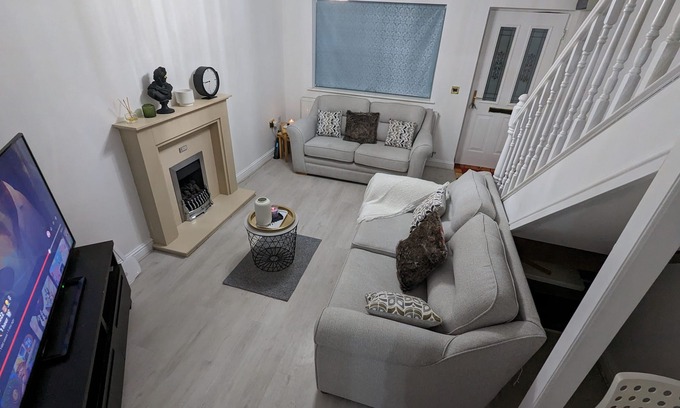 Walsall Casa | Greatmindz's home away from home Semi-detached house with 2 king size bedrooms