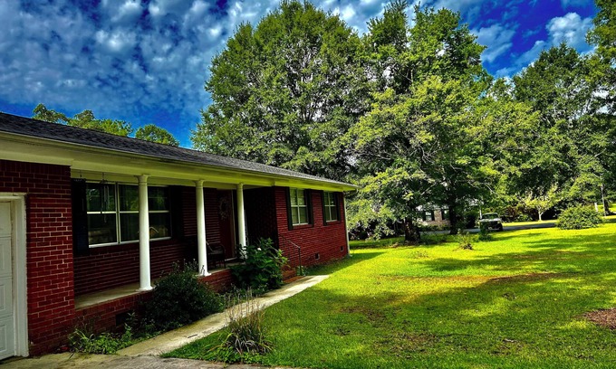 Good Hope Otro | Green Acre Home is at it’s best now that green is everywhere! Welcome!