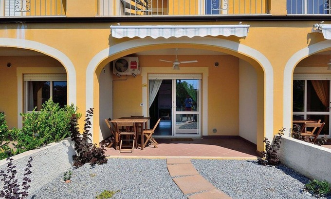 Pizzo Apartamento | Green Bay; a comfortable one-bedroom ground floor apartment with communal pool