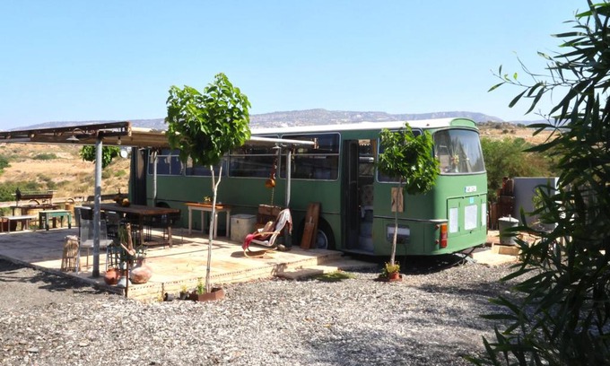 Akoursos Otro | Green Bus unique & private 3 min from Coral Bay
