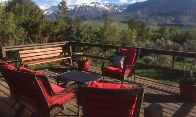 Wapiti Casa | ¡Casa recientemente renovada, que admite mascotas, con impresionantes vistas a la montaña!