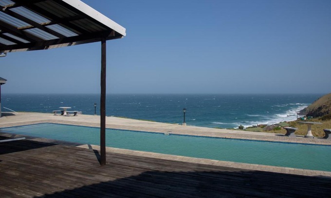 Lubanzi Village Cama Y Desayuno | Green Fields Hotel, Coffee Bay