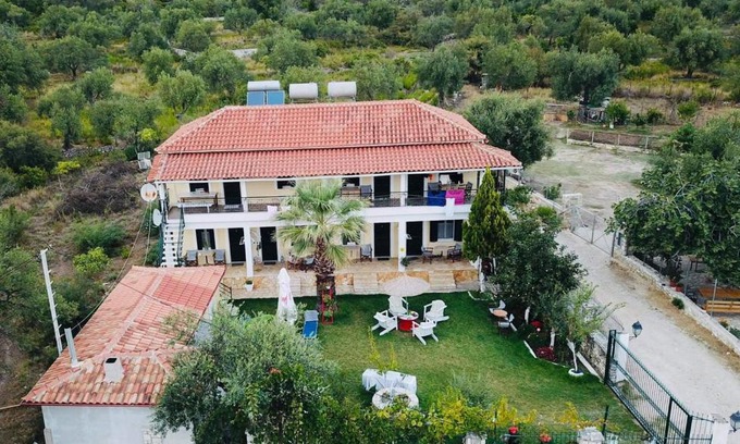 Himare Casa | Green House