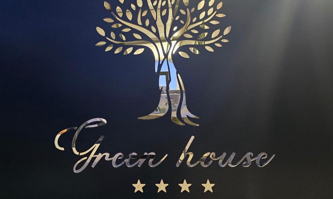 Marina Chalet De Esquí | Green house