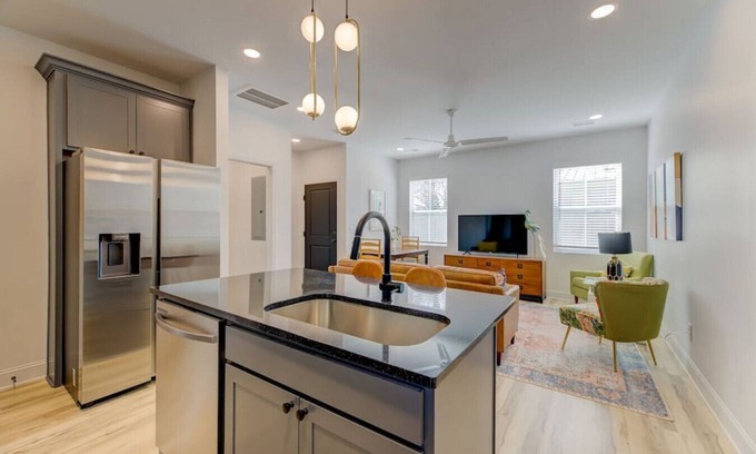 Columbia Apartamento | Green House @ Township - Unit B | 3BR 3BA