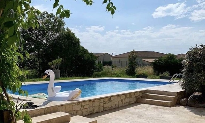 Bourran Casa | Green house with swimming pool