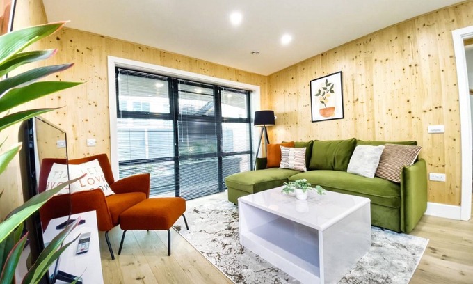 Hove Casa | Green Mews Houses with free parking by My Getaways