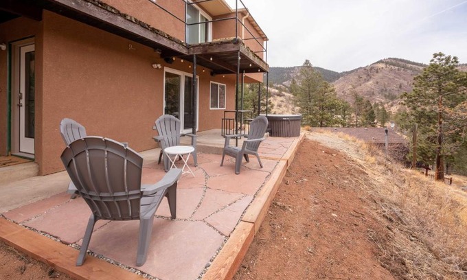 Green Mountain Falls Apartamento | Green Mountain Falls Apt with Mountain View, Hot Tub