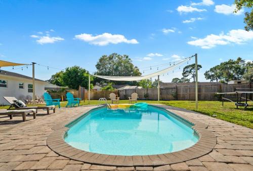 Seminole Casa | Green Oasis - Heated Pool, Mini-Golf, Ping Pong, 13 min Beach