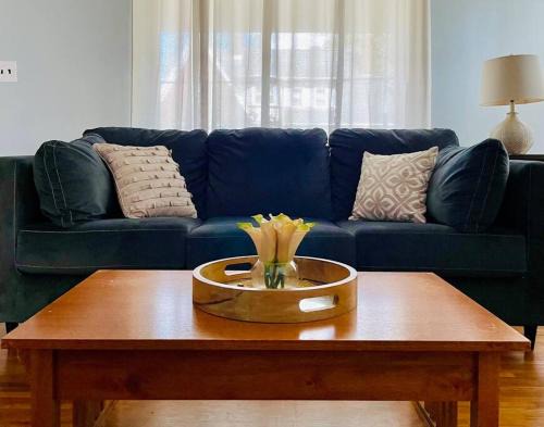 Evansville Apartamento | Green Roof Inn - Centrally Located 2BR/1BA Home