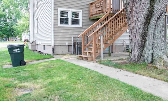Massillon Casa | Green Room / Blue Door Combo - No Cleaning Fees