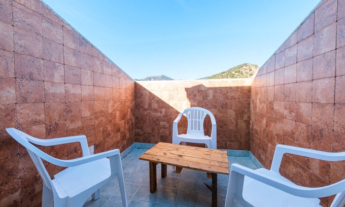 Motta Camastra Apartamento | 'Green' Room with Mountain View, Shared Pool and Terrace