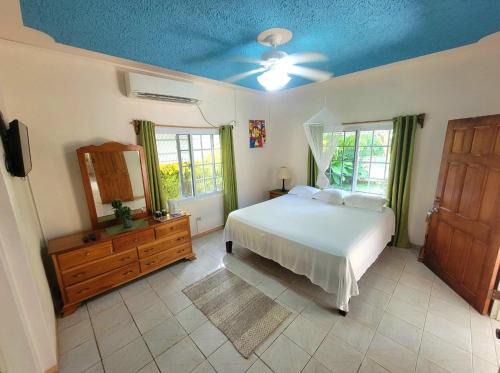 Oracabessa Casa | Green's Palace Jamaica