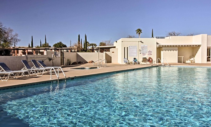 Casa Paloma I Casa | Green Valley Townhouse w / Patio y comodidades Resort!