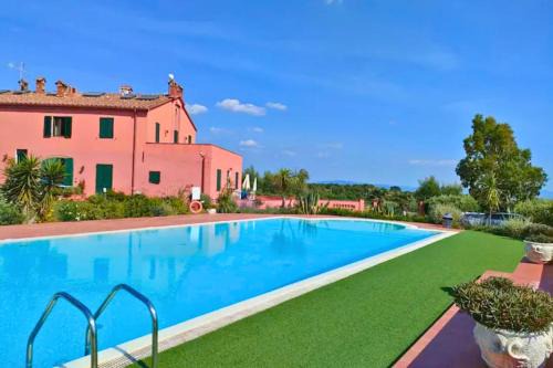 Castiglioncello Apartamento | Green View Apartment with pool