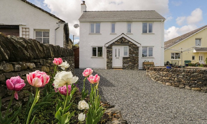 Lowick Cabaña | GREEN VIEW, pet friendly, with open fire in Lowick Green