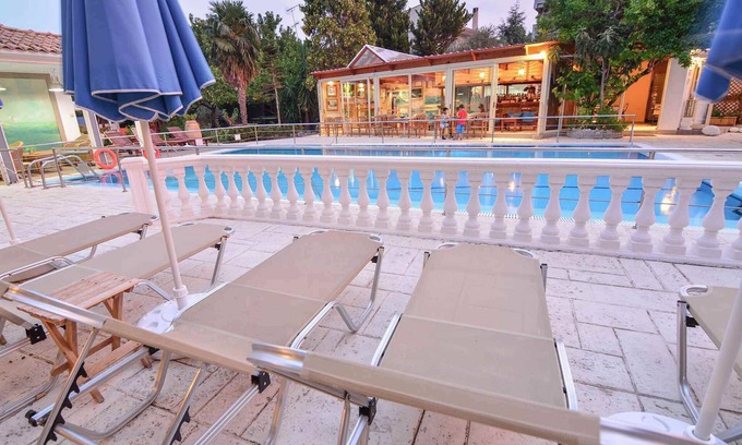 Kato Diminio Hotel | Green Village