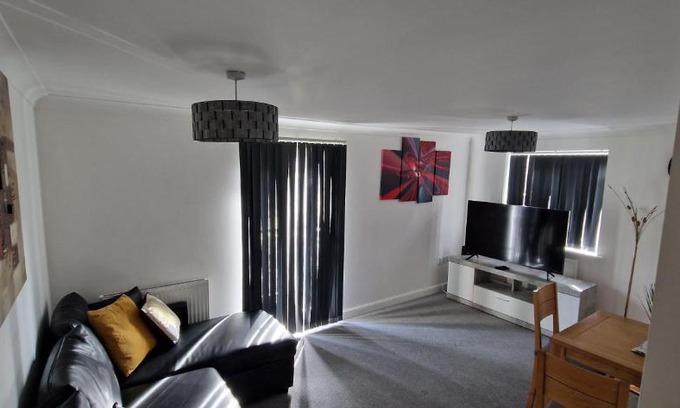 Stone Apartamento | Greenhithe Cosy Apartment, Netflix and Sport Channels