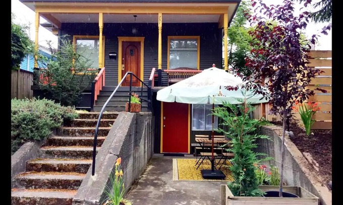 Phinney Ridge Casa | Greenlake Seattle Getaway