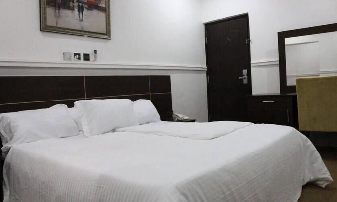 Oshodi-Isolo Hotel | Greenland Suites