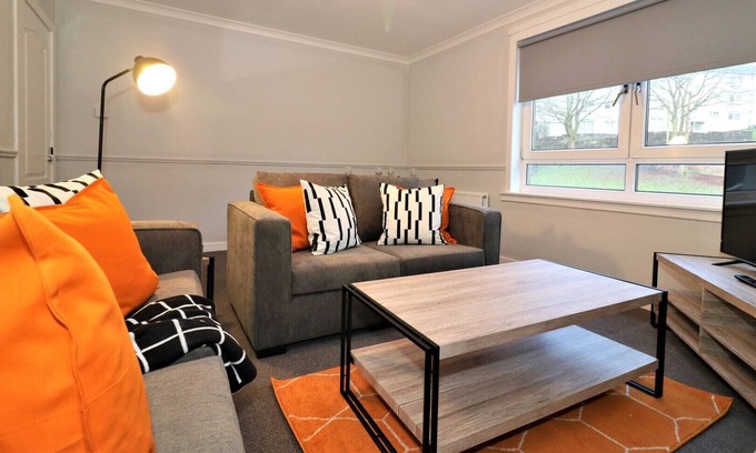 Greenock Apartamento | Pillow Partners are proud to present this stylish apartment which is ideal for contractors, fami...