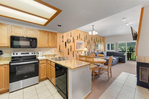 East Village at Copper Apartamento | Greens at Copper 318 by Summit County Mountain Retreats