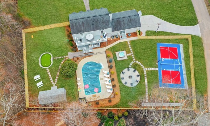 Greensboro Casa | Greensboro Getaway Villa | HotTub + Pool + FirePit + Sports Court + Golf
