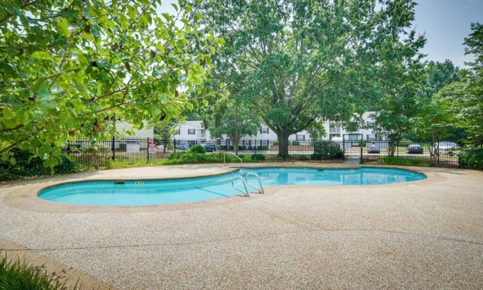 New Irving Park Apartamento | Greensboro Guilford College Road I40, W Wendover, Airport , Furniture Market