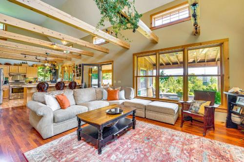 Stannard Casa | Greensboro Home with Porch and Countryside Views!