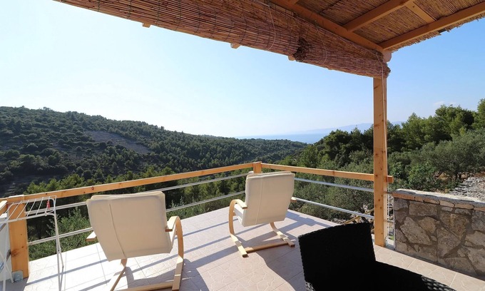 Vela Luka Cabaña | Greenside Cottage Lumi-Two Bedroom Holiday Home with Terrace and Sea view