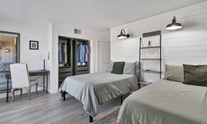 Pinehurst Condominio | Greenside Getaway️! Walk to Clubhouse and Cradle! Panoramic Golf Views!