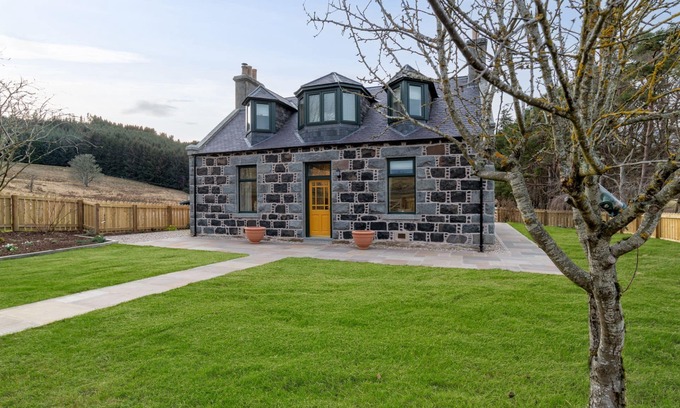 Kildrummy Cabaña | Greenstyle - Countryside retreat with castle views