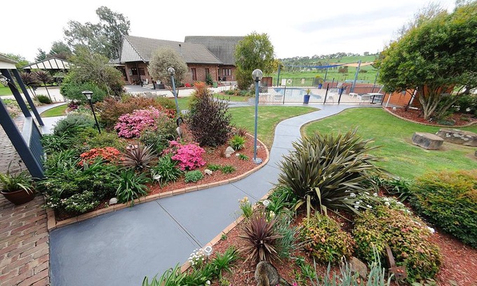 Mansfield Hotel | Greenvale Holiday Units