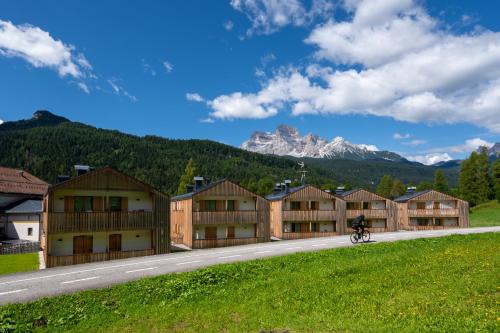 Vodo Cadore Apartamento | GreenWood Chalet - Spacious Alpine Retreat with Mountain Views