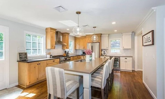 Hewitt Casa | Greenwood Lake Lakefront Luxury