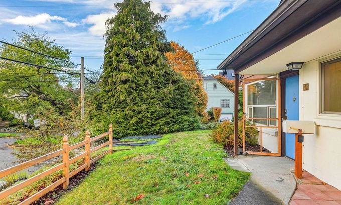 Phinney Ridge Apartamento | Greenwood's Lavender Haze - WalkScore 81