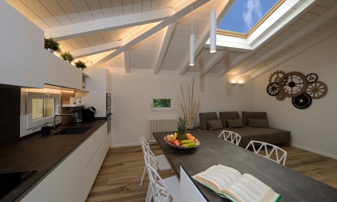 San Pietro in Casale Apartamento | Grenier Blanc - Elegante mansarda