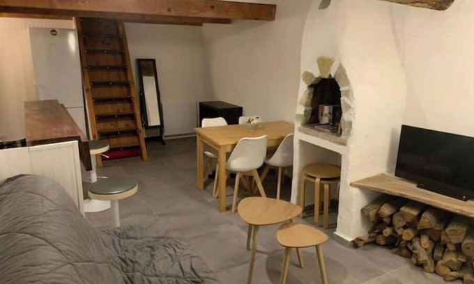 Greolieres Apartamento | Greolières village: Superb duplex with mountain view.