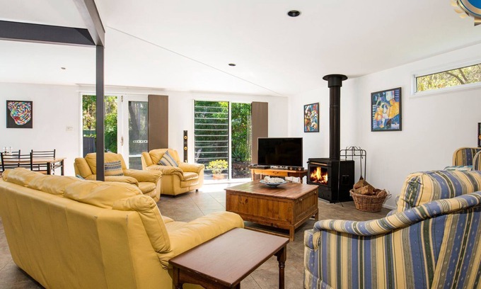 Callala Bay Casa | Grey Gables - Pet Friendly with Fireplace + Pool + Spa + Sauna