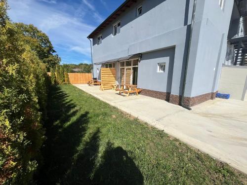Teisani Apartamento | Grey House
