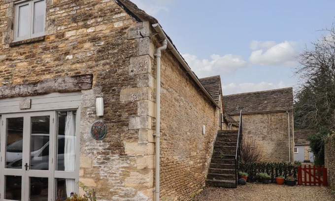 Barnsley Casa | Greyhound Barn