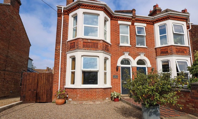 Hunstanton Cabaña | GREYLAG, pet friendly, character holiday cottage in Hunstanton