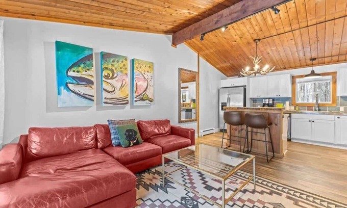 Stowe Area Apartamento | Griffin Chalet 5 ~ mile to Stowe